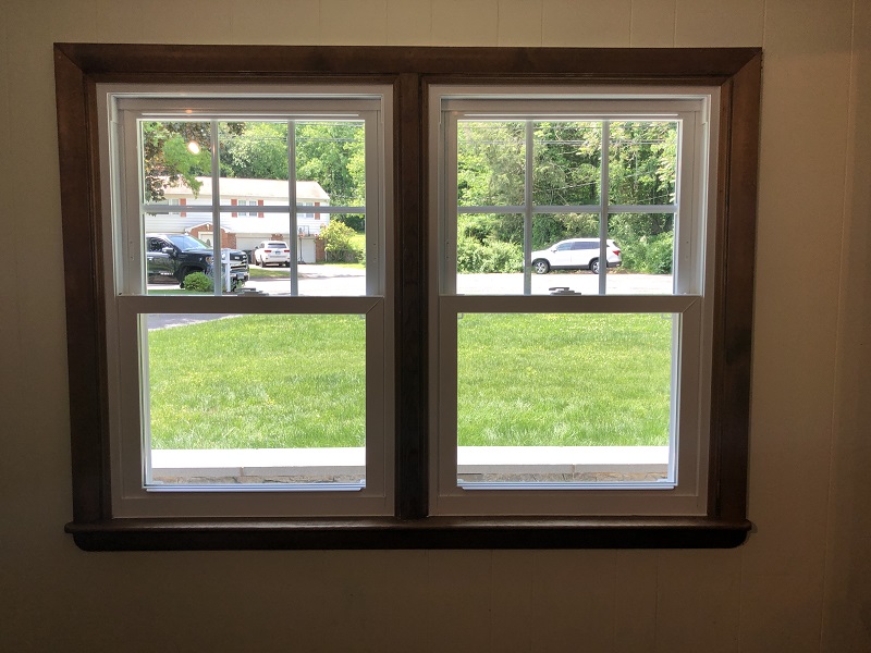 Vinyl double hung window replacement